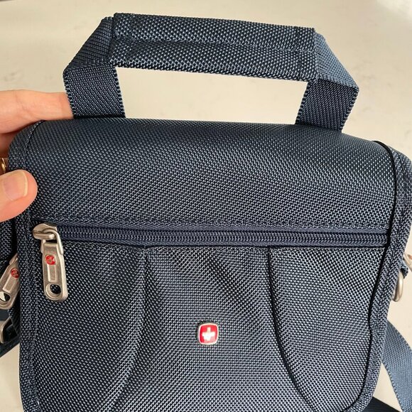 SwissGear Hand Hold & Crossbody Travel Bag Multi Zip Compartments Blue OS NWOT - Picture 12 of 13